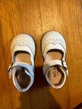 MG Baby White Girls' Mary Jane Dress Shoes